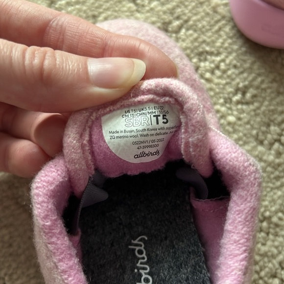 Toddler Size 5 Pink Smallbirds ( Allbirds ) Tennis Shoes - Picture 4 of 7